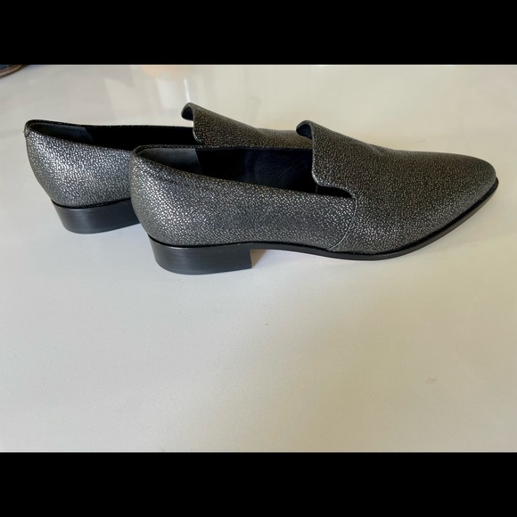 PAIGE, Madison Loafer - Italian Leather, Size 10 - Picture 9 of 12